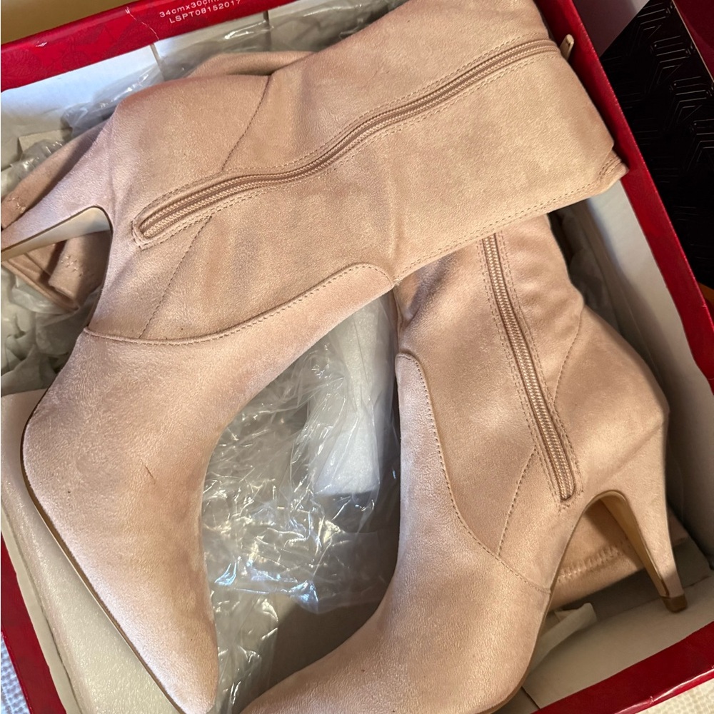 Carlos Santana Women's Blush Heeled Boots